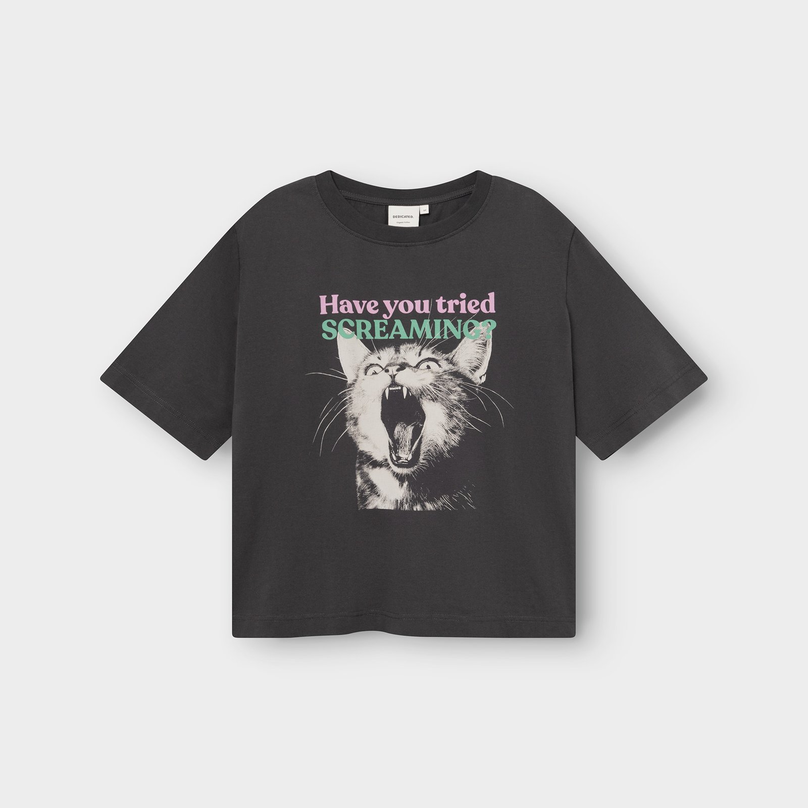 Flat lay of the charcoal T-shirt Vadstena featuring a print of a cat screaming with text 'Have you tried SCREAMING?'.