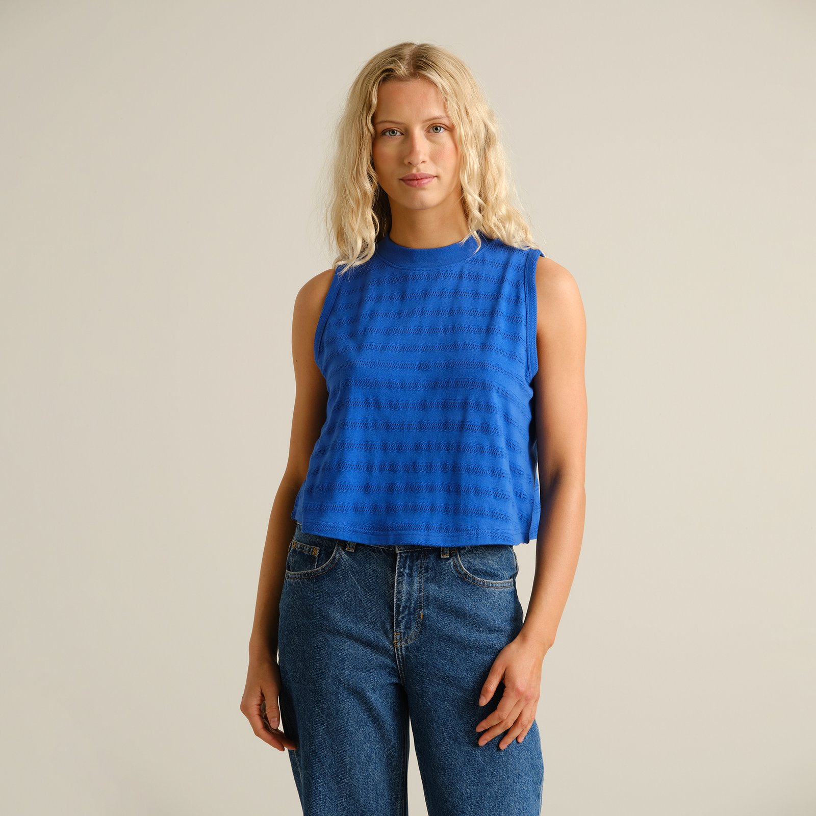 Top Namsos Lace Dazzling Blue