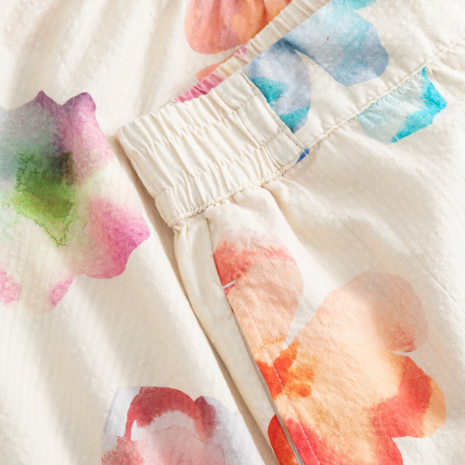 Shorts Aspudden Flower Cut Egg White