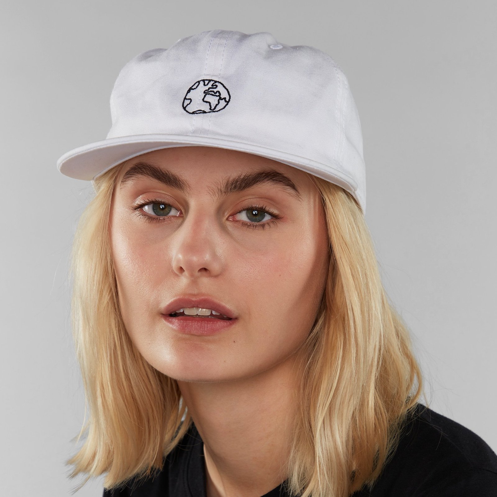Unconstructed Cap Globe White