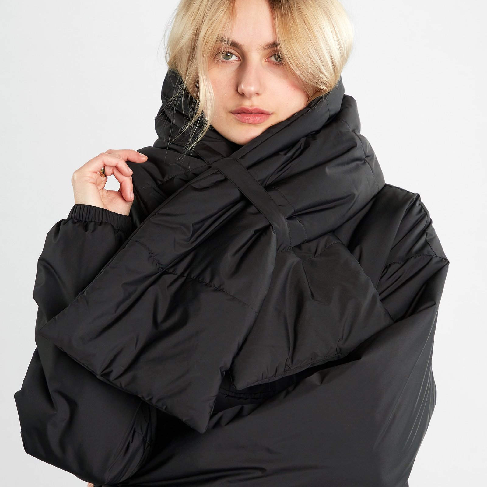 Puffer Scarf Pajala Black
