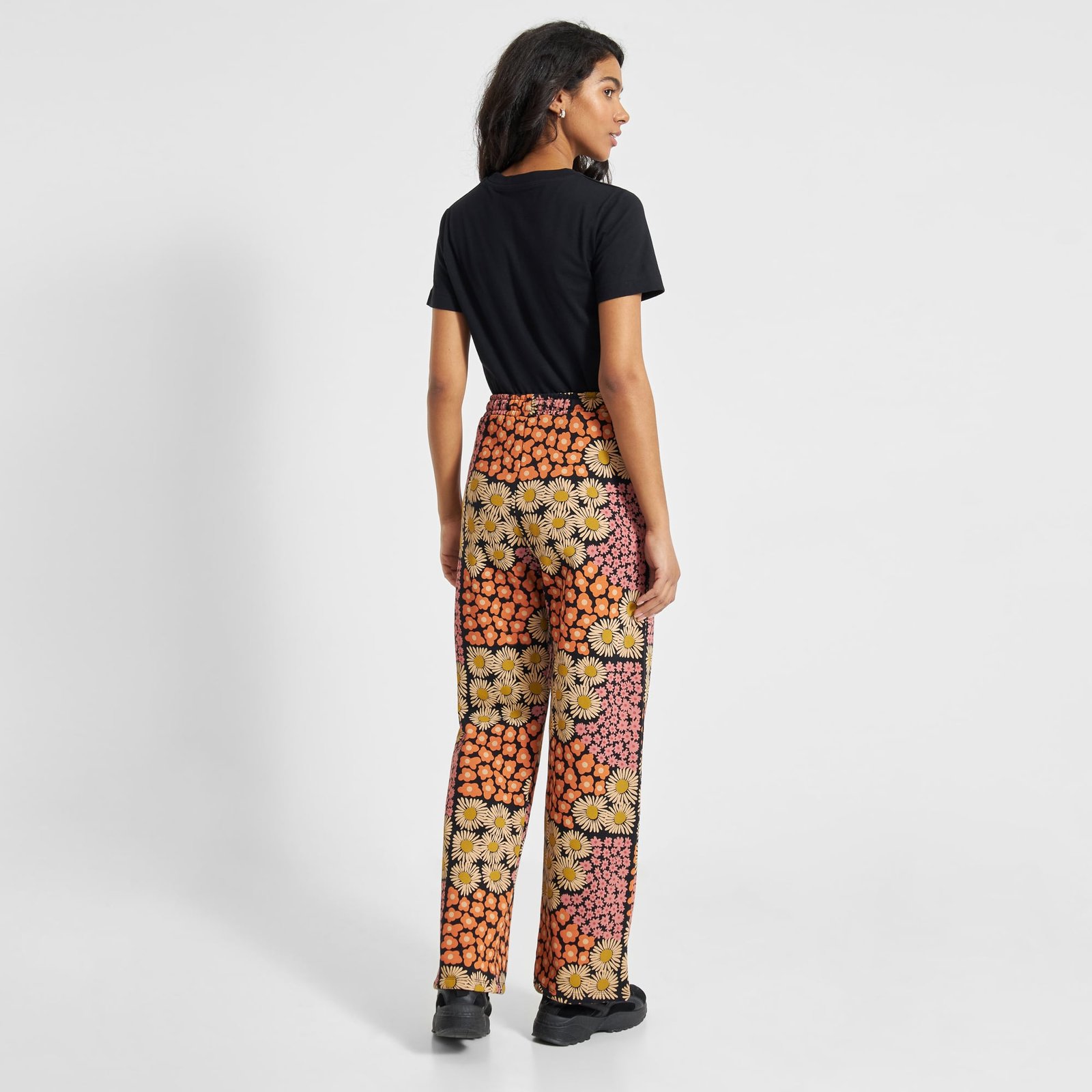 Sweatpants Lomma Small Flowers AOP Black