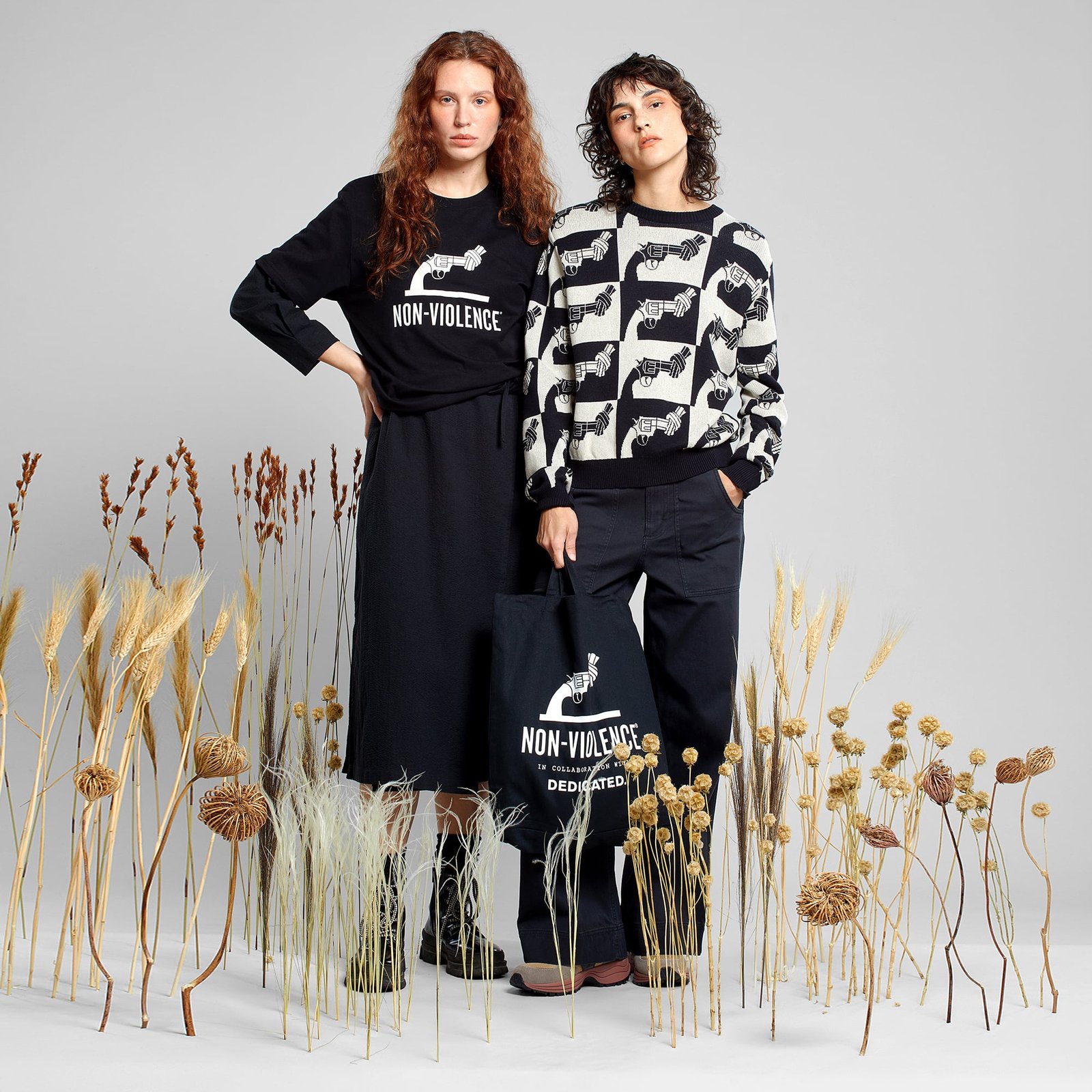 T-shirt Stockholm The Knotted Gun Black