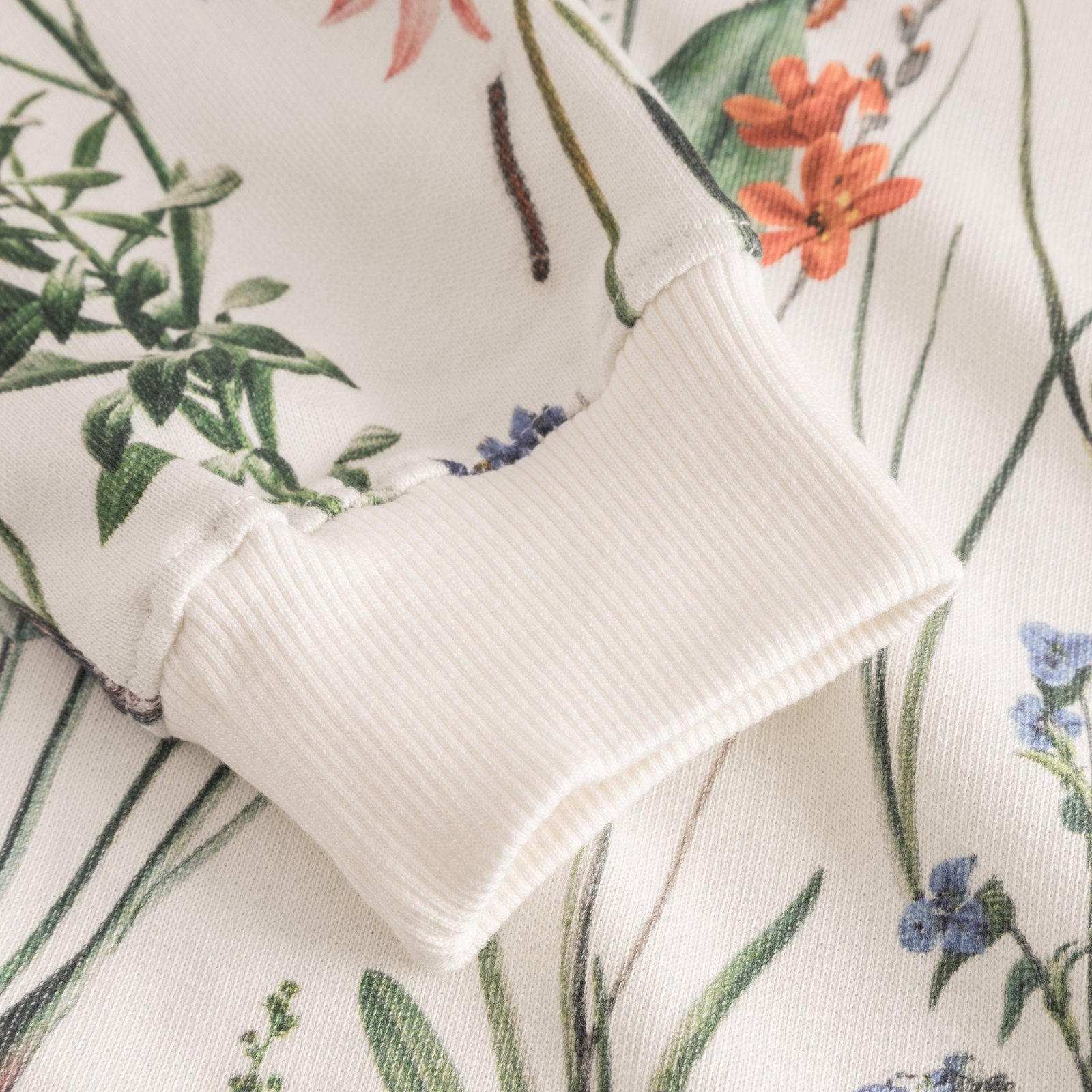 Sweatshirt Ystad Flower Field Off-White