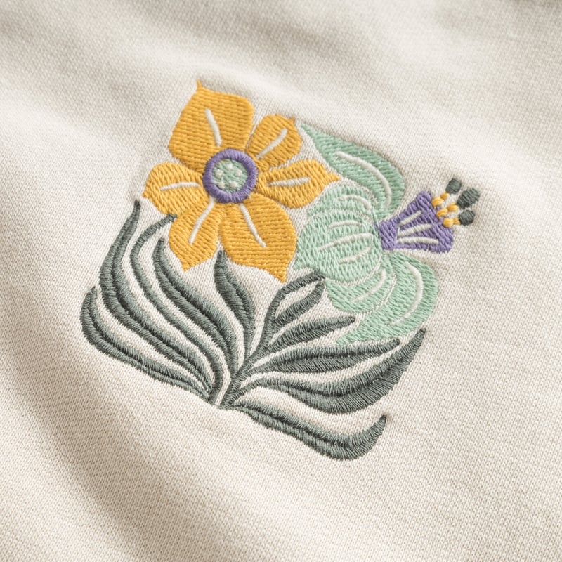 Sweatshirt Ystad Daffodil Flowers EMB Oat White