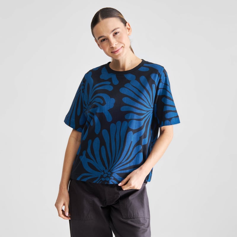 T-shirt Vadstena Big Flowers Blue
