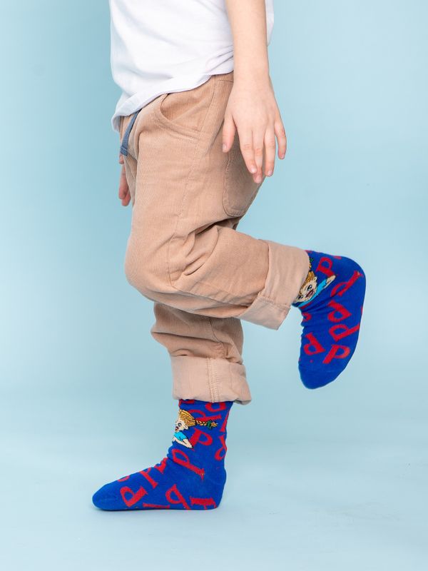 Pippi Socken mit Buchstabe P Motiv - Blau/Rot