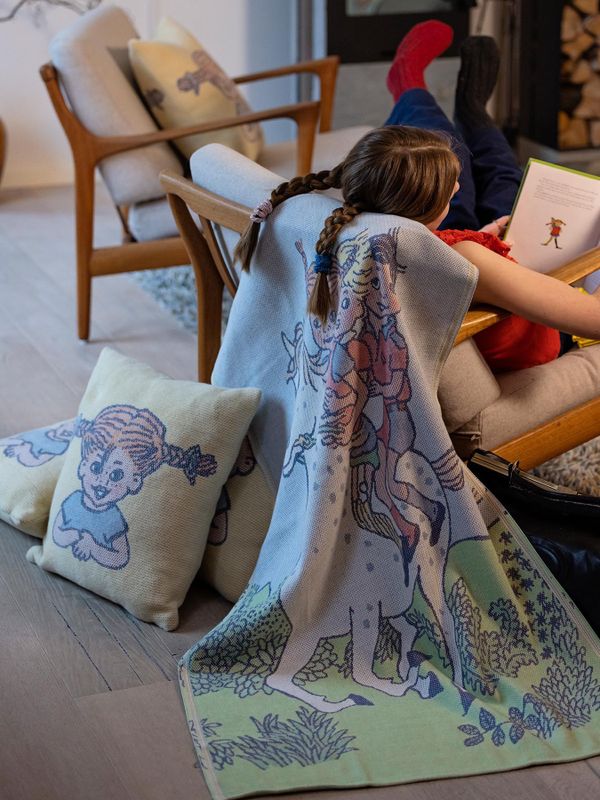 Filt Pippi och Lilla Gubben 140x170 cm – Multifärgad