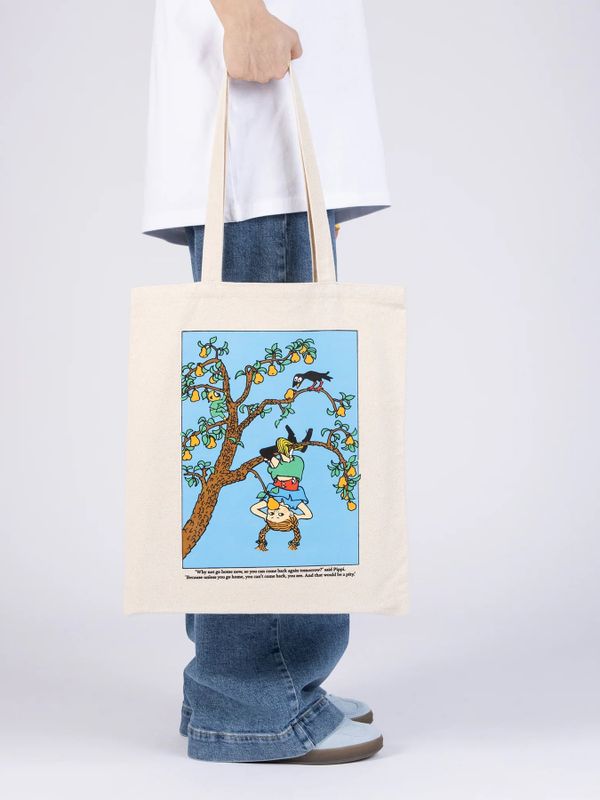 Totebag Pippi Longstocking Hanging by the Knees- beige
