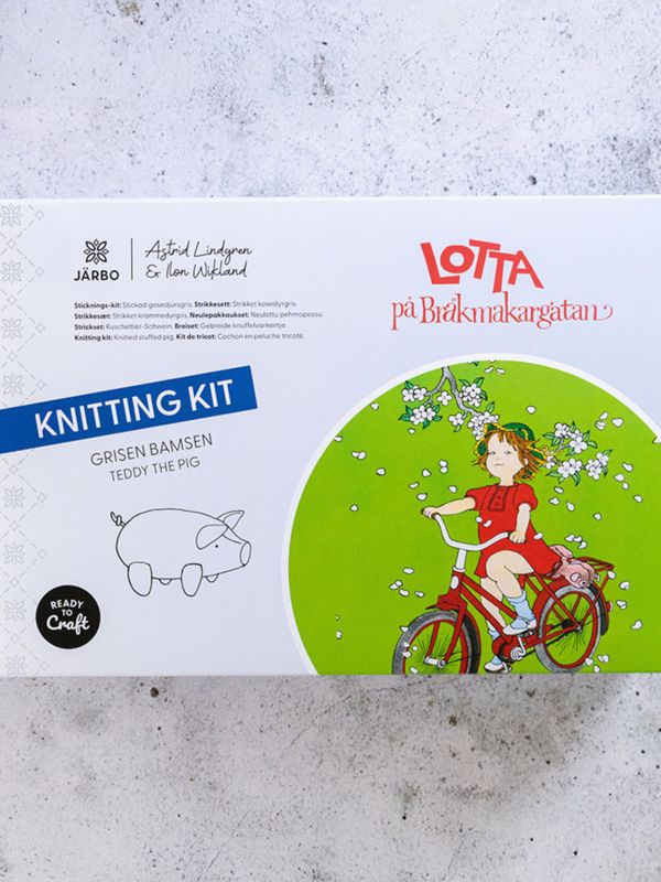 Knitting-Kit stuffed animal Bamsen Lotta on the Troublemaker Street