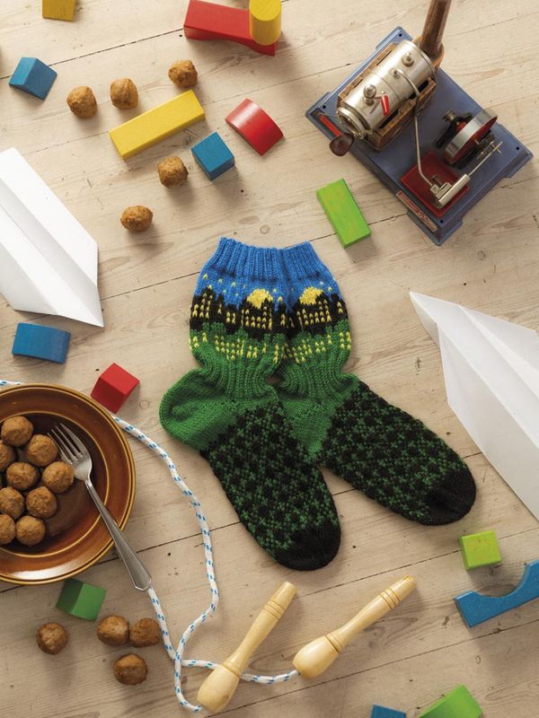 Knitting-Kit socks Karlsson on the Roof