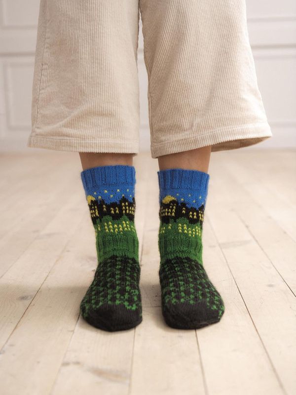 Knitting-Kit socks Karlsson on the Roof