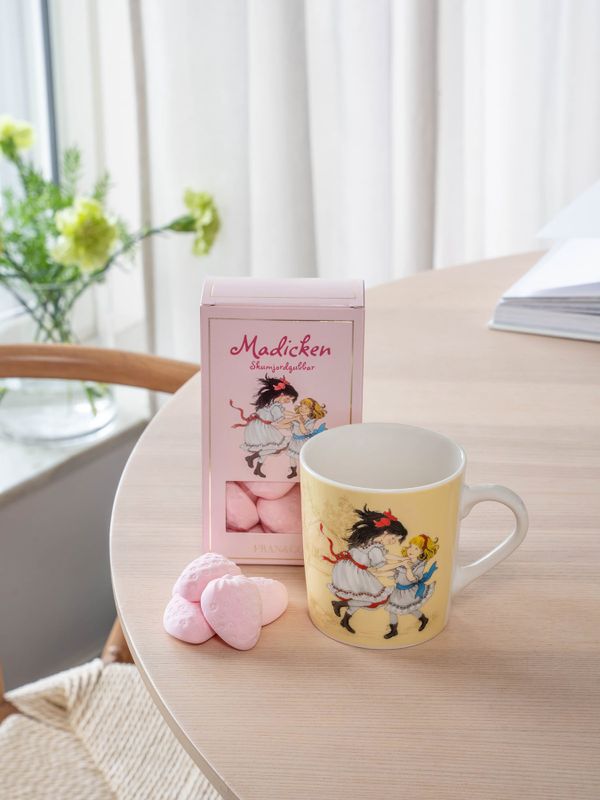 Presentkit Madicken med mugg och godis