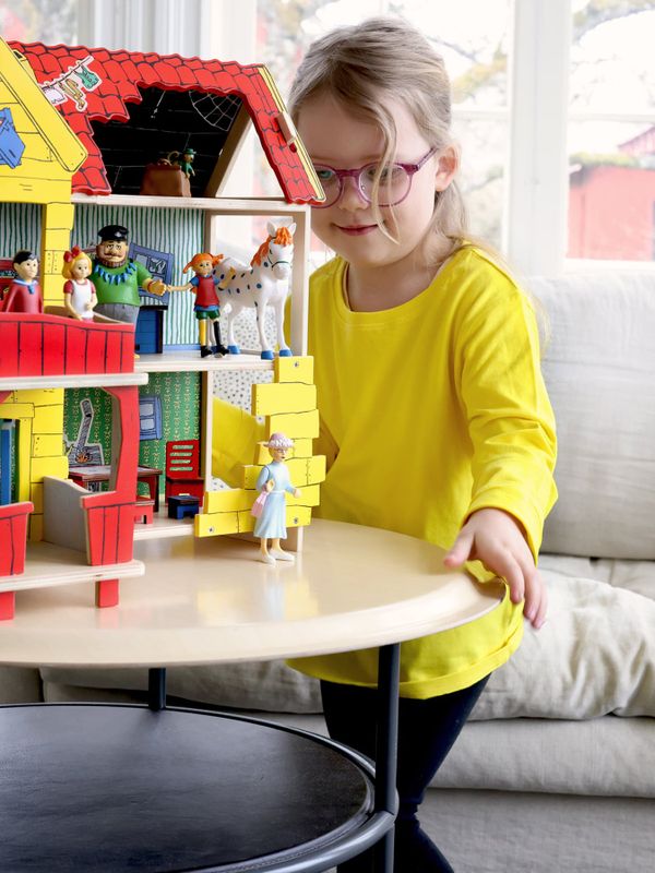 Stort Villa Villekulla paket – Dockhus + möbler och figurer