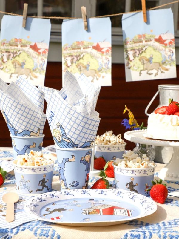 Emil in Lönneberga Big Party Kit - Plates, cups, balloons & other decorations