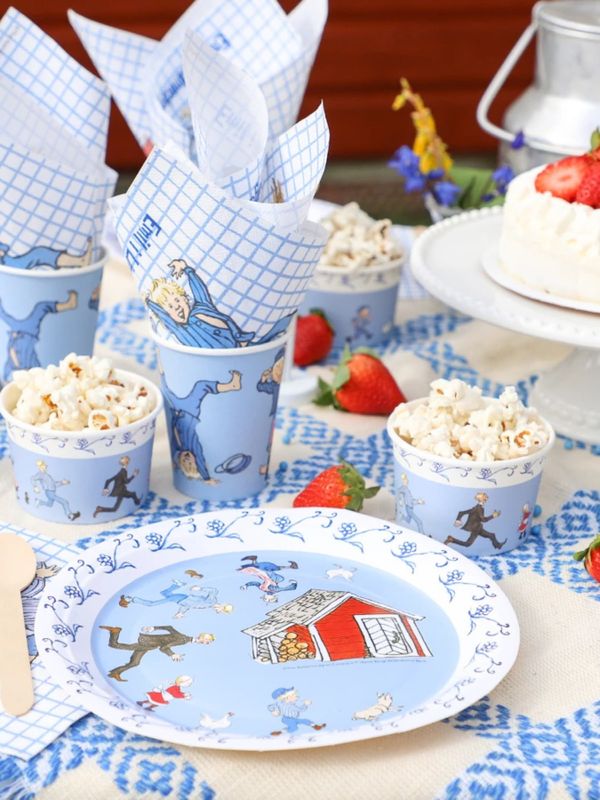 Emil in Lönneberga Small Party-kit - Cups, plates, napkins & balloons