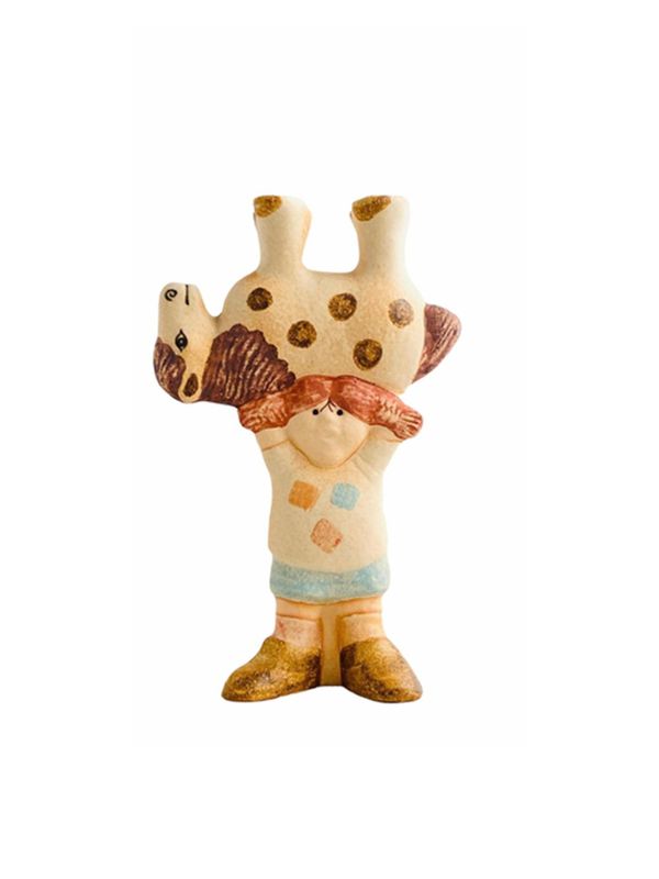 Keramikfigur - Pippi stemmt den Kleinen Onkel