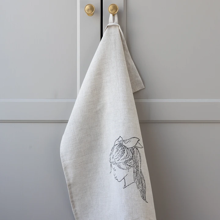 Beige kitchen towel Mardie, chapter 1