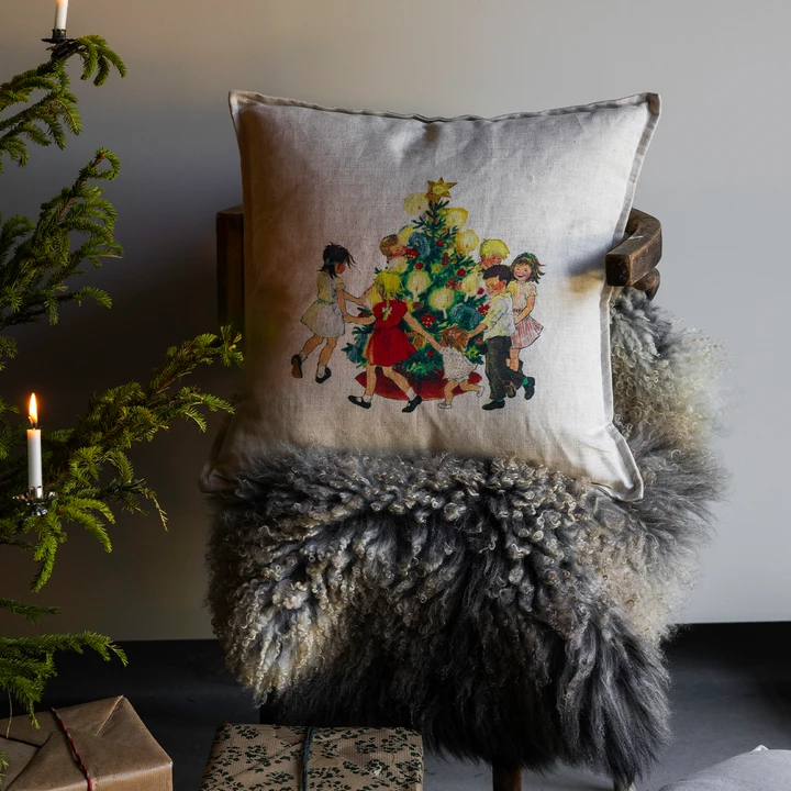 Cushion cover Children of Noisy Village, chapter 1