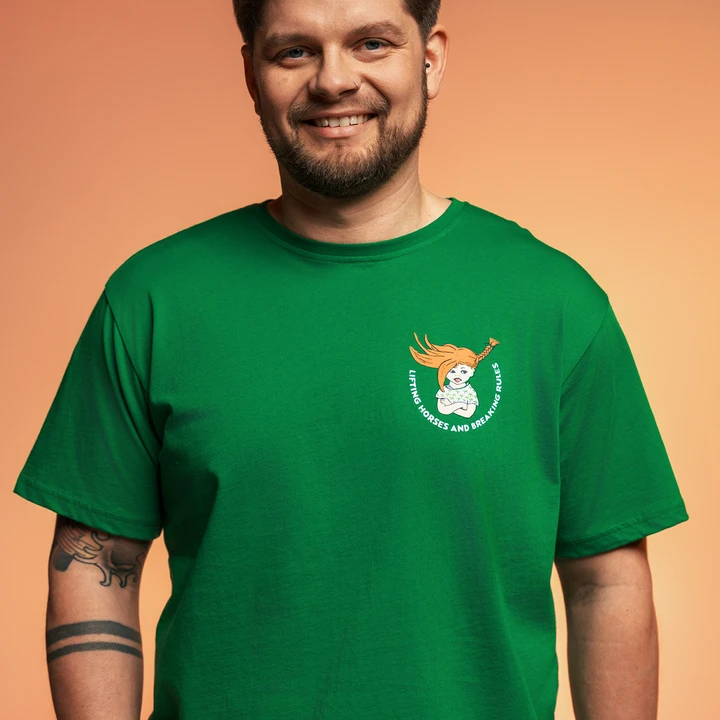Pippi T-shirt Lifting Horses & Breaking Rules Grön - Vuxen