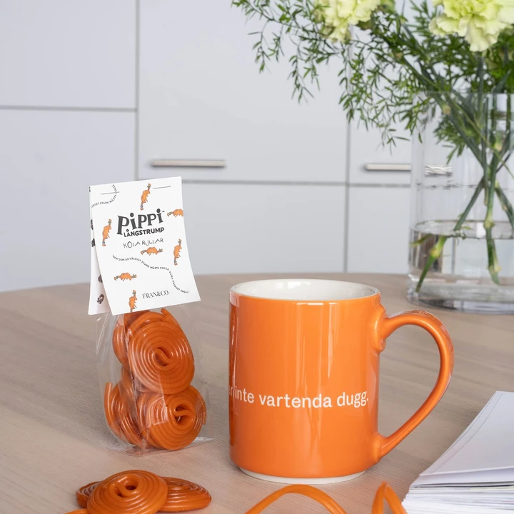 Geschenkset Pippi Langstrumpf Ordnung – Zitat-Tasse & Süßes