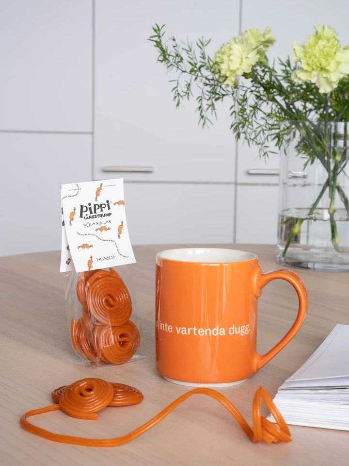 Presentkit Pippi Långstrump med mugg och godis-Orange