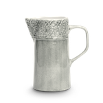 Grå