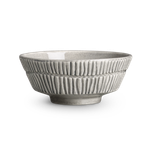 Grå